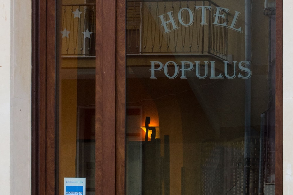 Populus