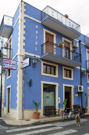 Front of property - Populus (Syracuse)