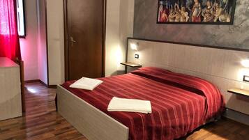 1 bedroom, down duvets, pillow-top beds, individually furnished