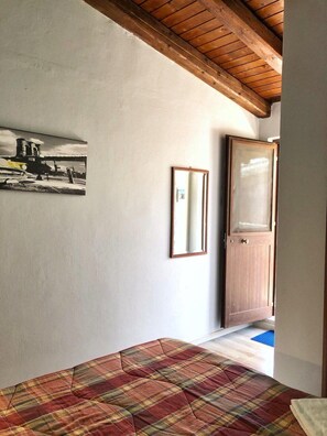 Economy Double Room | Down duvets, pillow-top beds, individually furnished, desk - Populus (Syracuse)