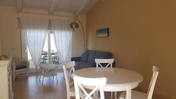 Standard Apartment (Sable Azur) | Premium bedding, in-room safe, individually decorated