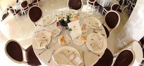 Lunch and dinner served, Italian cuisine