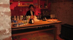 Bar (on property) - Palazzo di Mezzo (Carru)