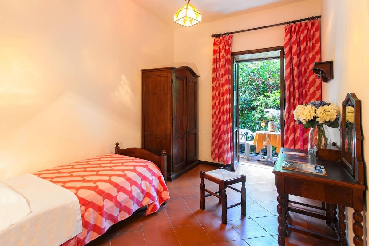Standard Single Room | Minibar, in-room safe, desk, free WiFi