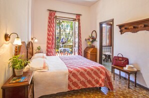 Dobbelt- eller tomannsrom – økonomi | Minibar, safe på rommet, skrivebord og wi-fi (inkludert)