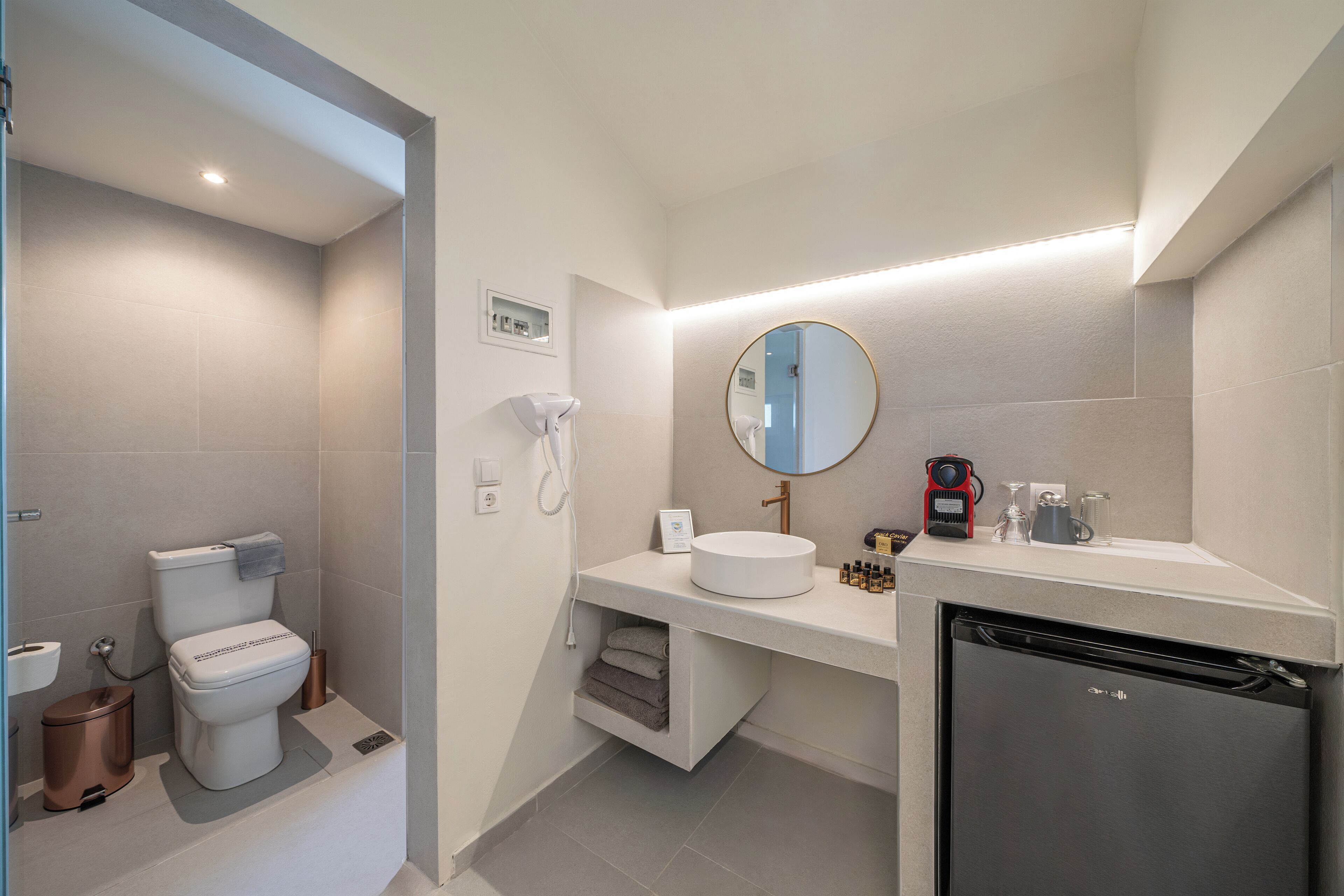 studio | in-room safe, soundproofing, free wifi, bed sheets