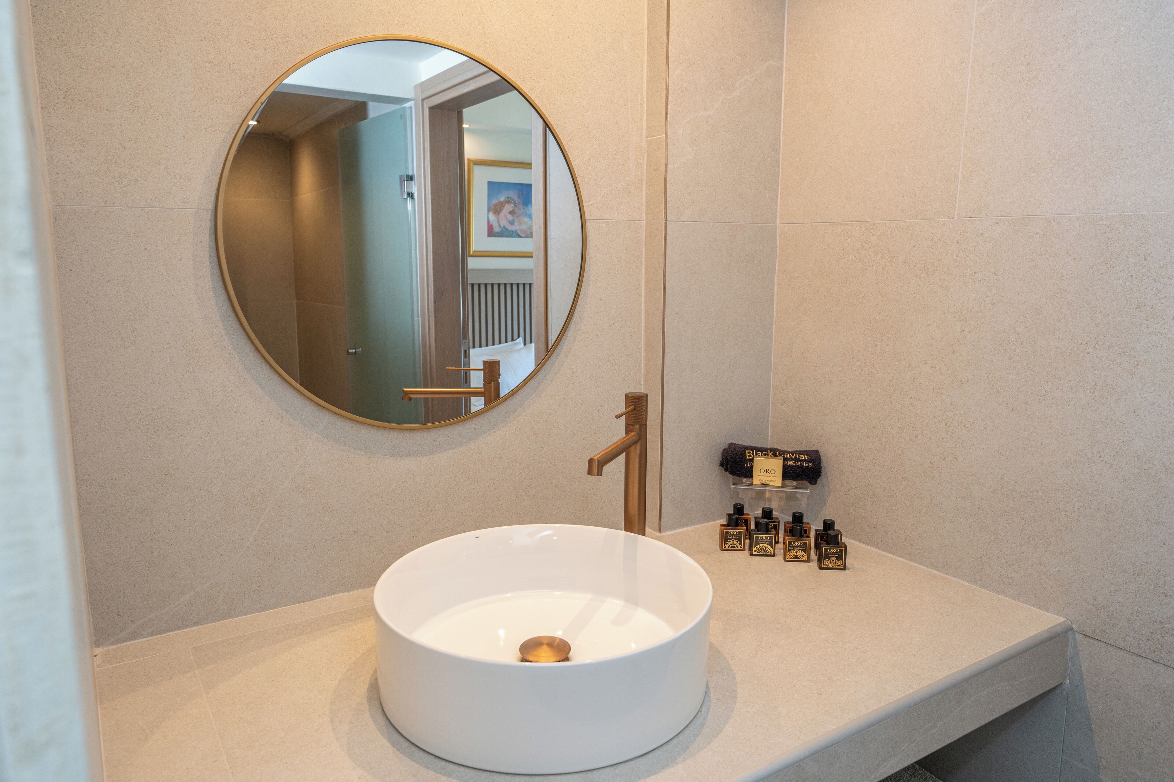 superior apartment, 1 bedroom | bathroom | free toiletries, slippers, towels