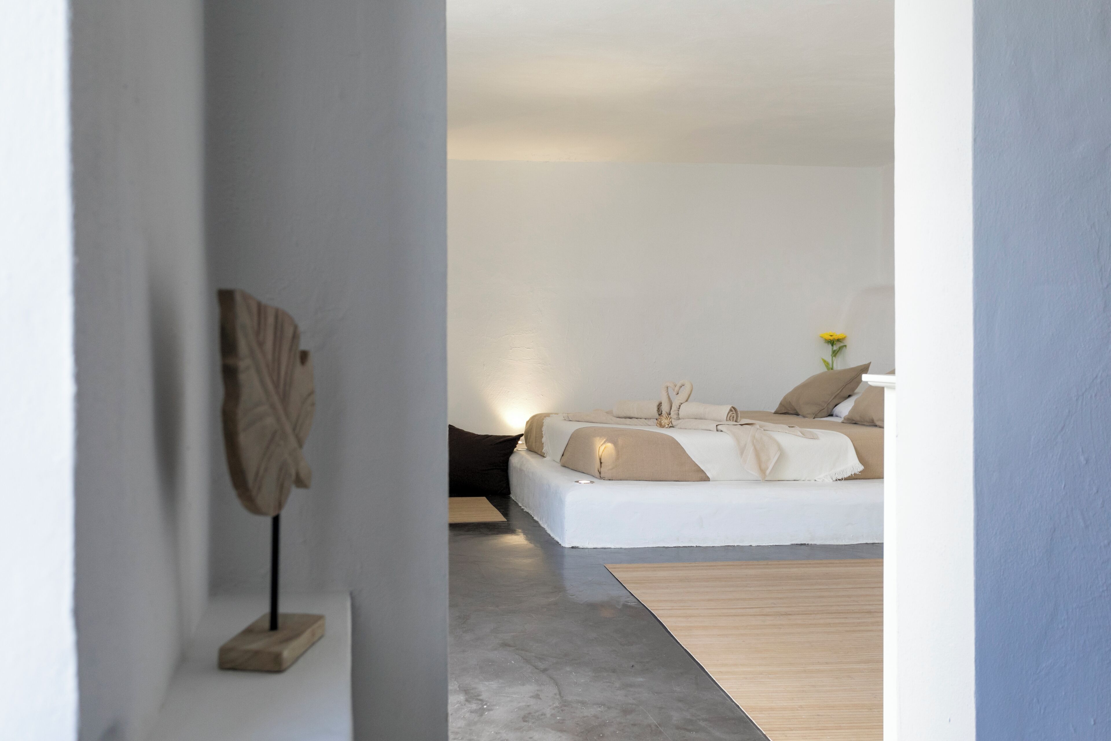Ropa de cama de alta calidad, cubrecamas y cortinas blackout 