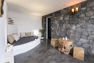 独特套房, 1 张特大床, 私人浴室, 花园 | 高档床上用品、羽绒被、遮光窗帘、免费 WiFi