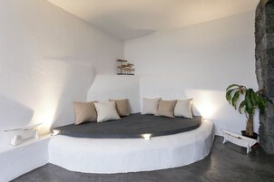 独特套房, 1 张特大床, 私人浴室, 花园 | 高档床上用品、羽绒被、遮光窗帘、免费 WiFi