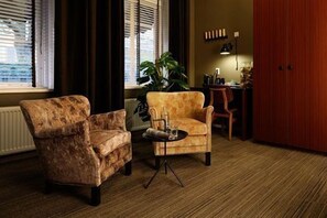 Télévision LCD de 44 pouces avec chaînes par câble, télévision