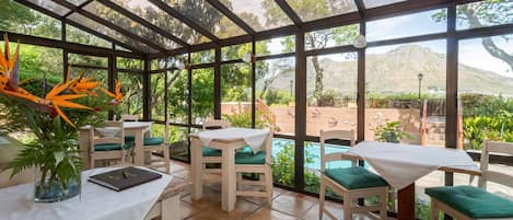 Desayuno continental (ZAR 200 por persona)