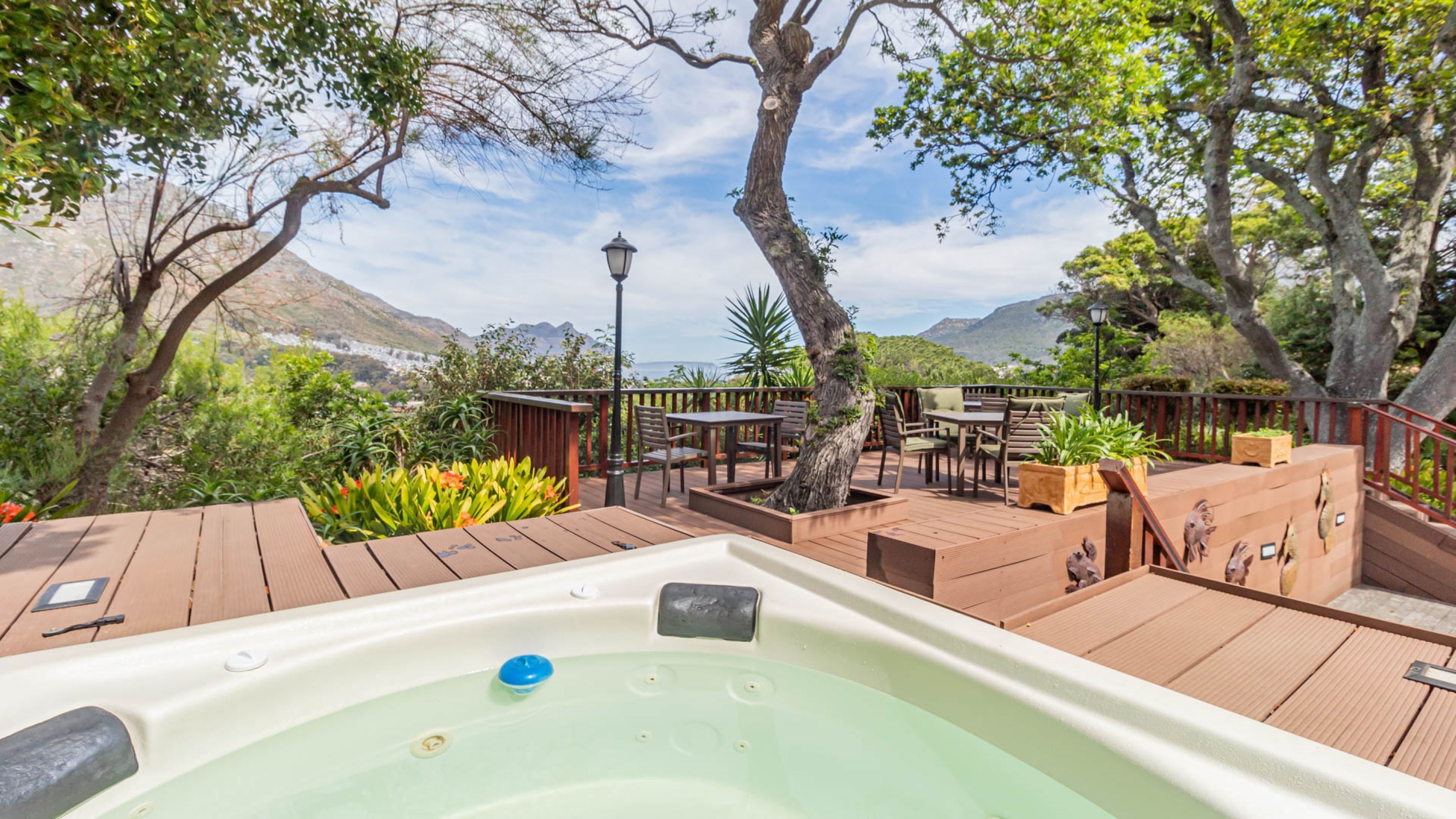 Couples treatment rooms, body treatments, facials