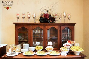 Daily buffet breakfast for a fee - La Casona de la Ronda Boutique Hotel (Quito)