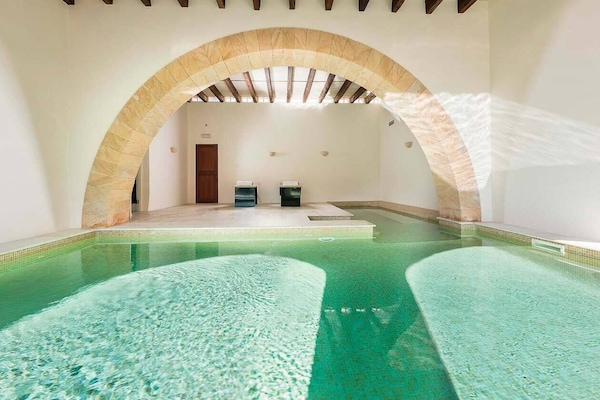 Kroppsbehandlinger, massasje med varme steiner og dypvevsmassasje