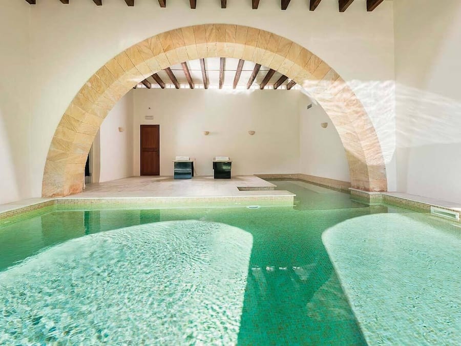 Soins corporels, massages aux pierres chaudes