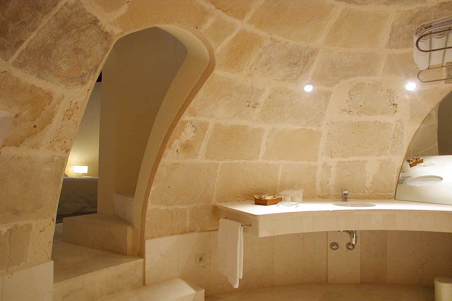 separate bathtub and shower, deep-soaking bathtub, free toiletries