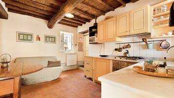 Caste | Vista para o pátio