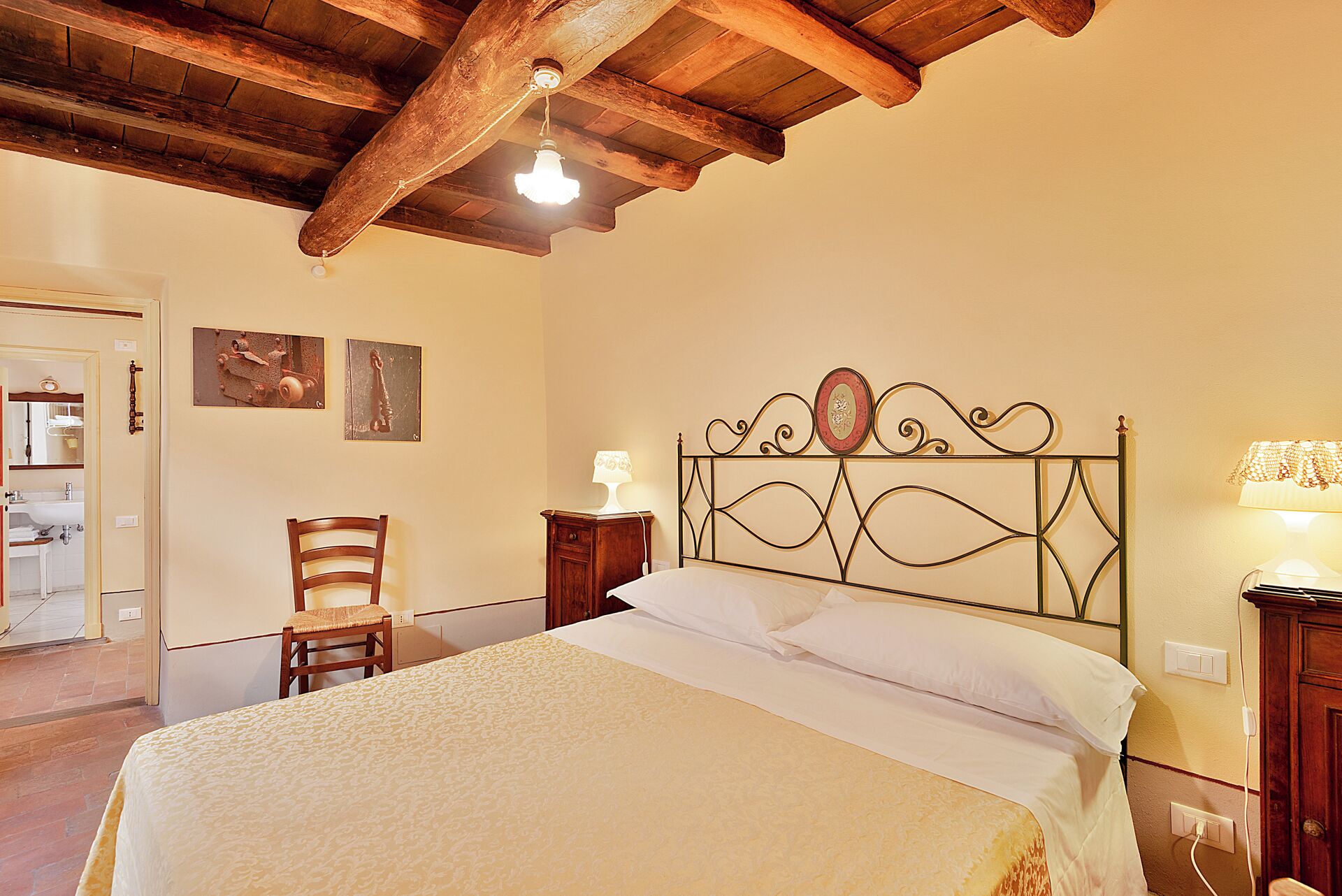 1 kamar tidur, selimut bulu angsa, meja kerja, dan Wi-Fi gratis