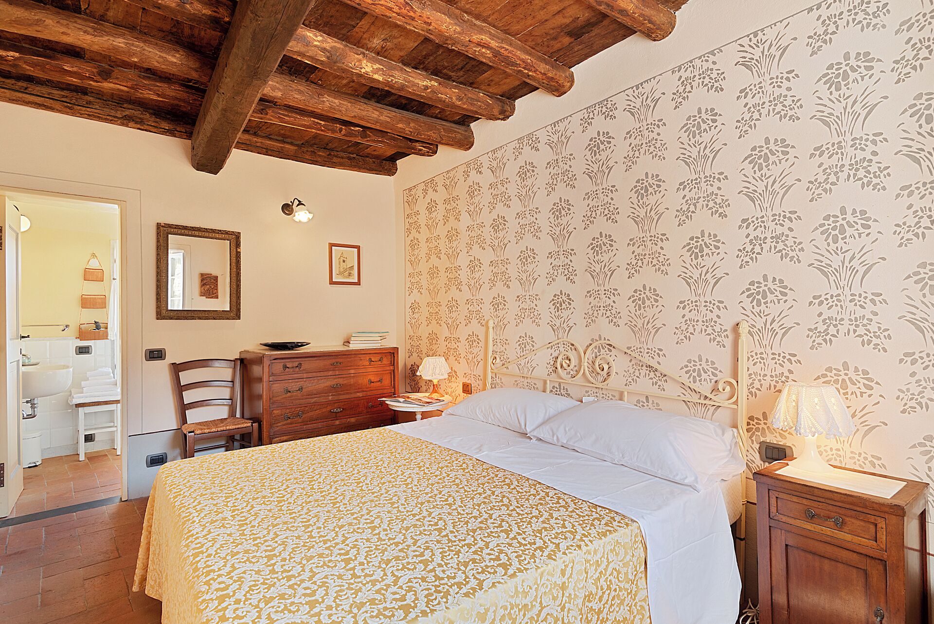 Caste | 1 kamar tidur, selimut bulu angsa, meja kerja, dan Wi-Fi gratis