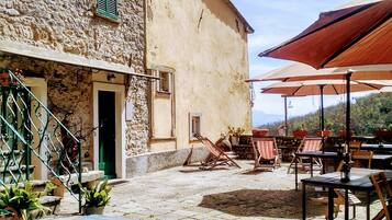 Cozzano | Fachada da propriedade