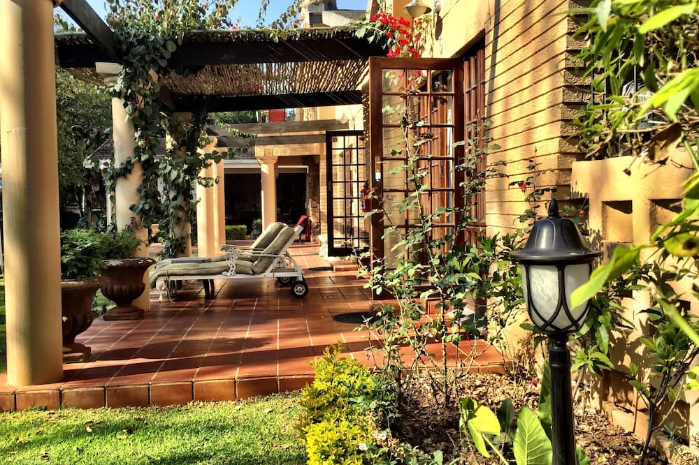 MacGregors Guest House
