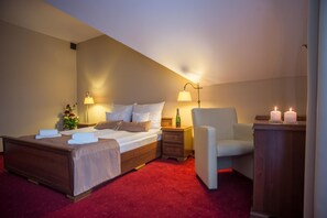 Luxe beddengoed, een kluis op de kamer, een bureau, gratis babybedden