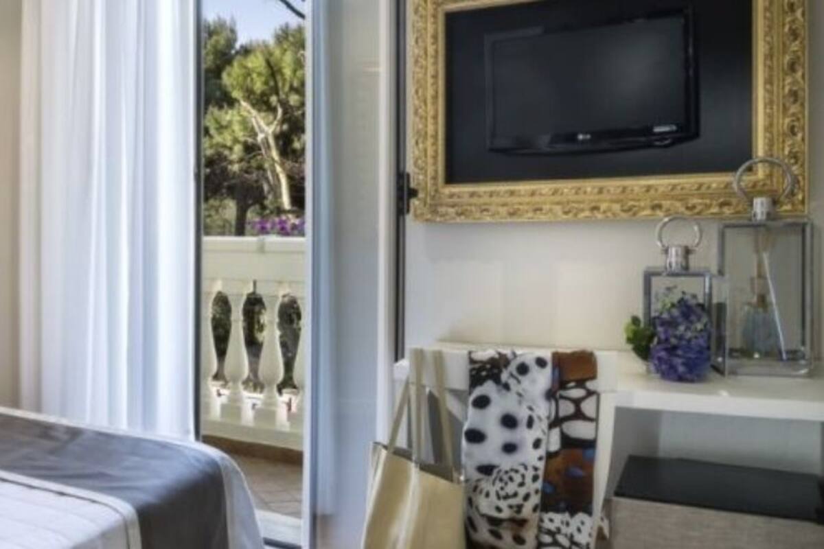 Doppia Comfort, balcone | Una cassaforte in camera, tende oscuranti, insonorizzazione