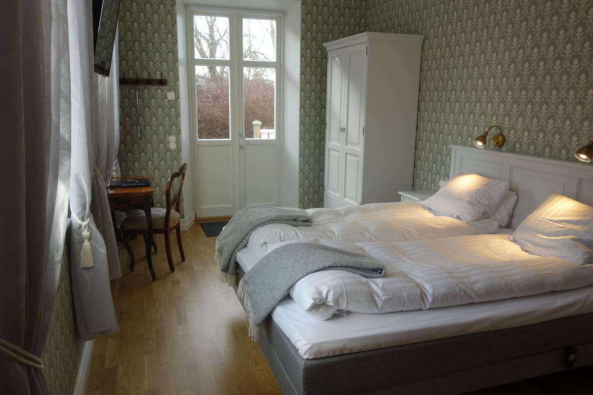 superior double room, patio | individually decorated, individually furnished, desk, blackout curtains