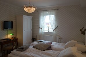 Double or Twin Room - Kastanjelunds Wärdshus (Yngsjo)