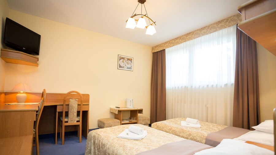 Ośrodek Usług Hotelarsko-Gastronomicznych Fian