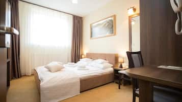 Klassieke tweepersoonskamer | Een strijkplank/strijkijzer, gratis babybedden, extra bedden (toeslag)