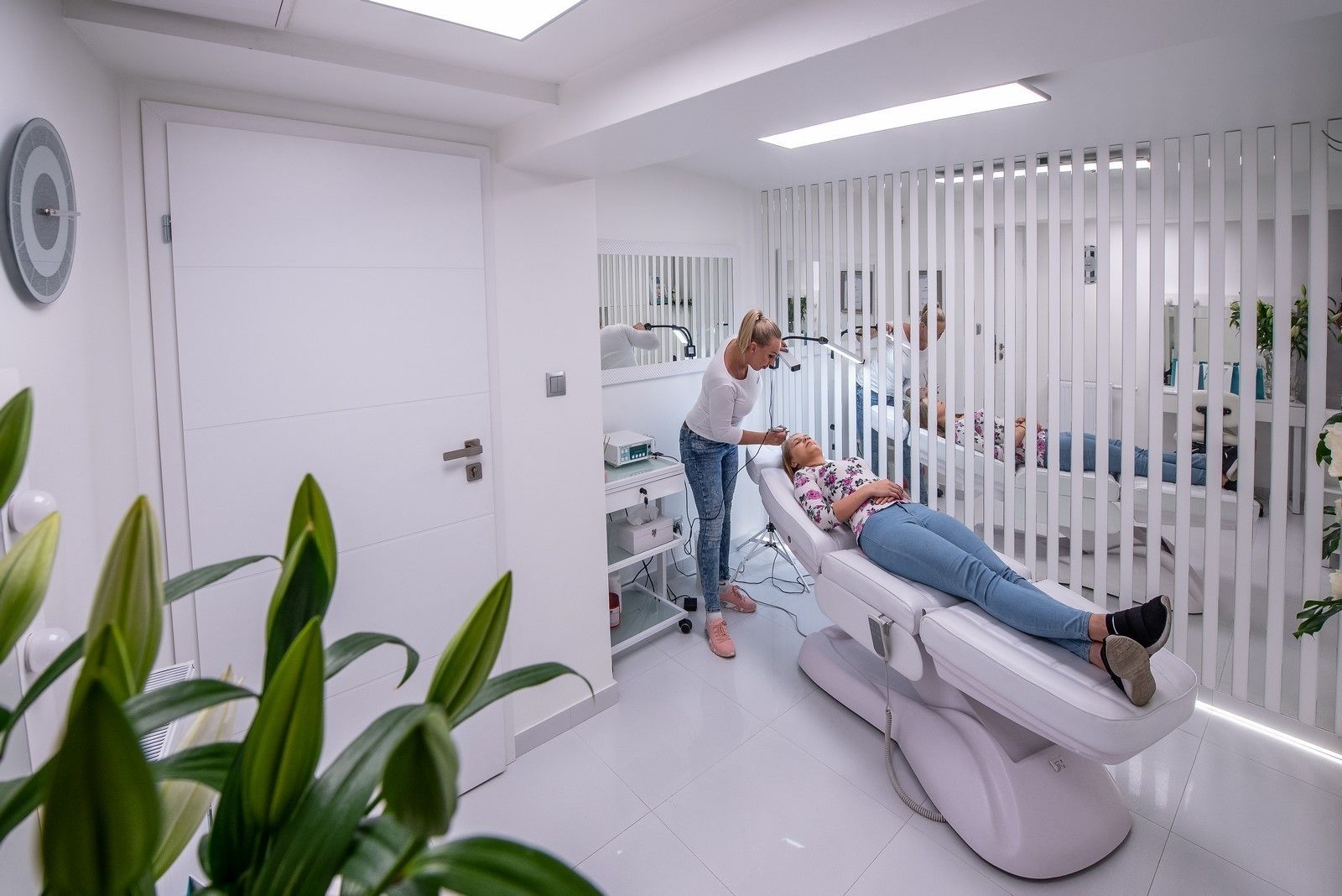 couples treatment room(s), body treatments, aromatherapy, body scrubs