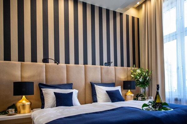 Twin Room | Hypo-allergenic bedding, Select Comfort beds, minibar, in-room safe