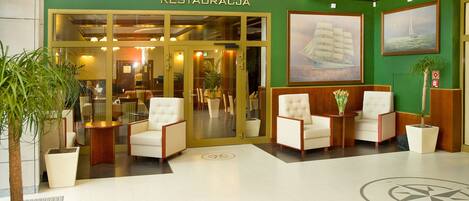Lobby lounge