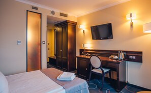 Classic Single Room | Minibar, in-room safe, desk, blackout curtains - Hotel Admiral (Gdansk)