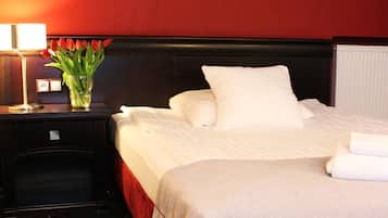 Classic Single Room | Minibar, in-room safe, desk, blackout drapes