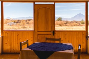 Se sirven desayunos y cenas (con vistas al jardín) 