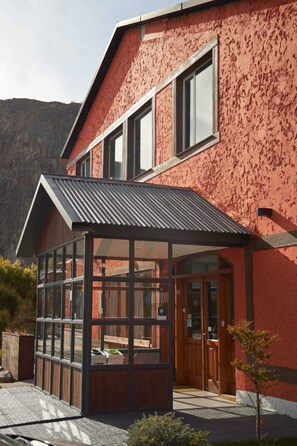 Front of property - Hotel Lunajuim (El Chalten)