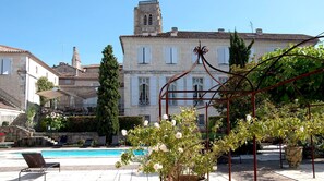 Façana frontal de l'allotjament