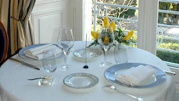 Frühstück, Mittagessen, Abendessen, französische Küche