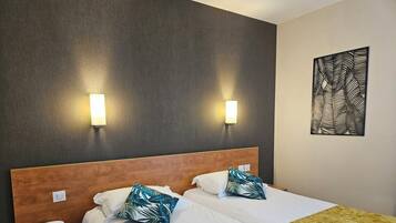 Chambre Standard avec lits jumeaux | Literie de qualité supérieure, bureau