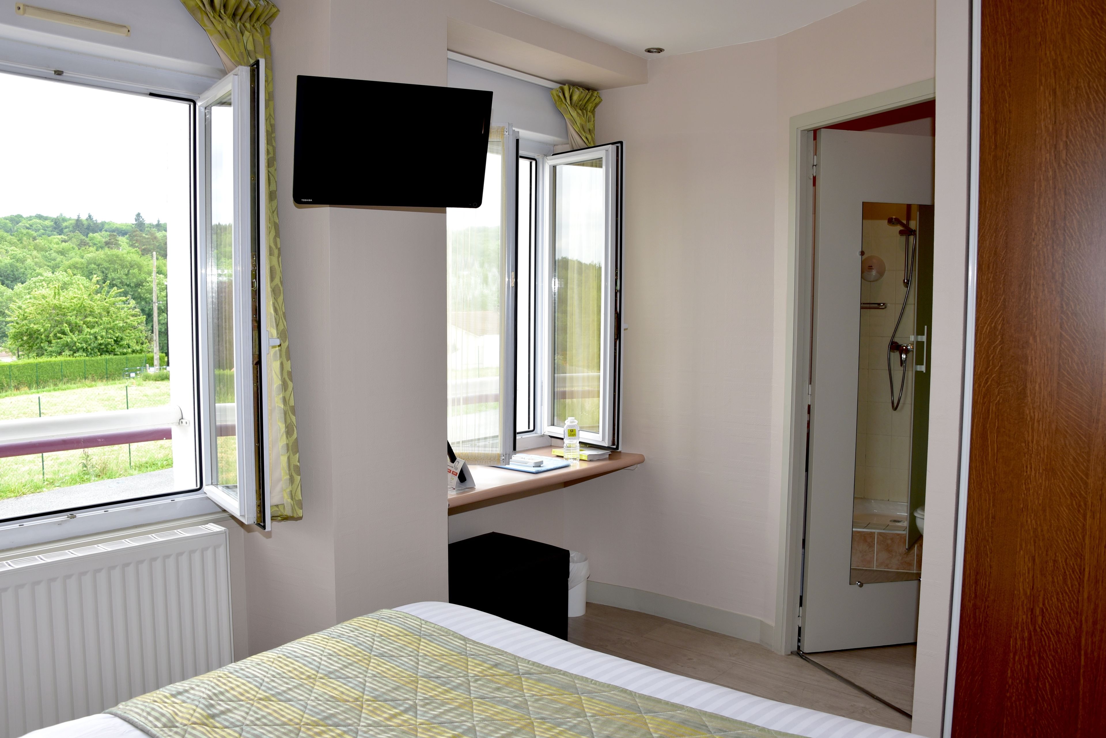 standard double room | desk, soundproofing, free cots/infant beds, rollaway beds