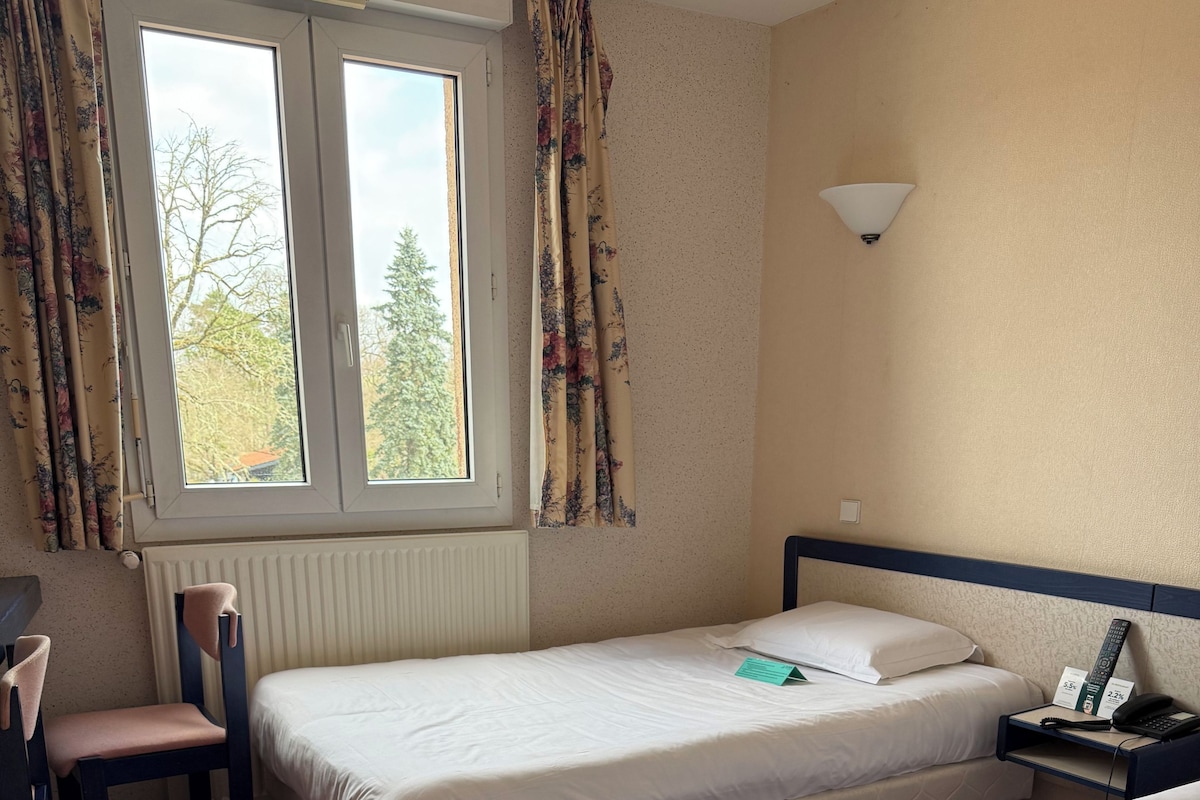 Standard Triple Room | Egyptian cotton sheets, premium bedding, desk, laptop workspace