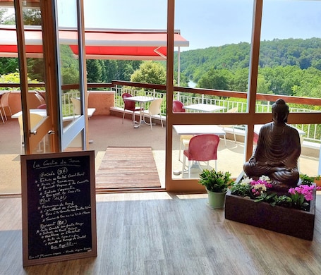 Terrace/patio. Hôtel du Lac