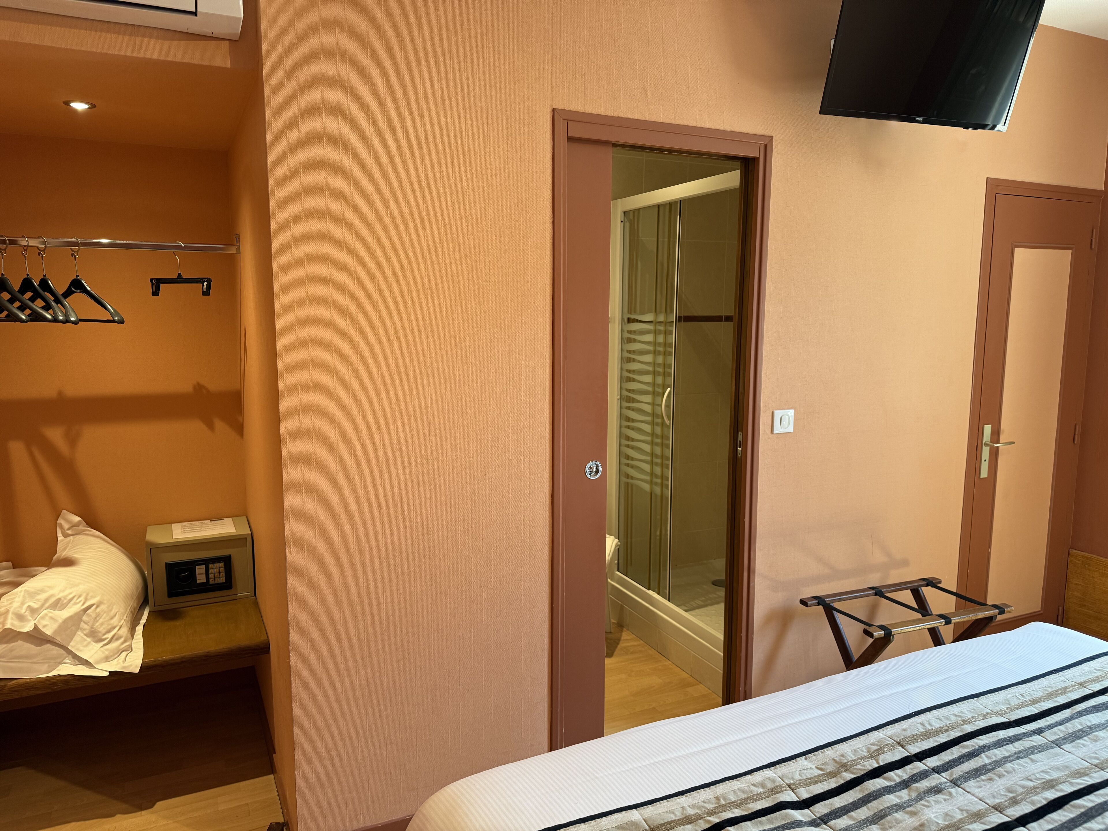 standard room | premium bedding, select comfort beds, in-room safe, desk