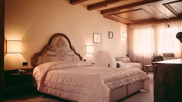 Minibar, in-room safe, individually furnished, free WiFi