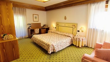 Minibar, coffres-forts dans les chambres, ameublement personnalisé