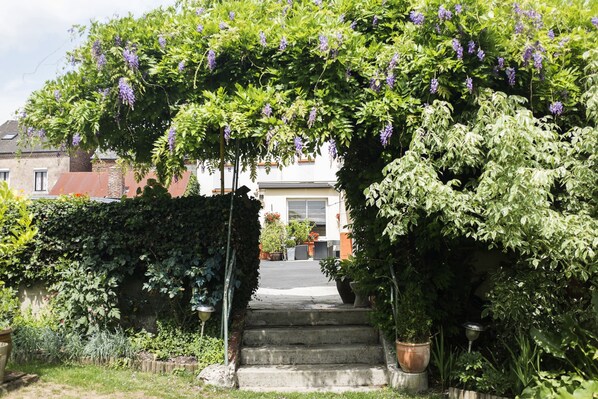 Property grounds - LOGIS Hotel de la Paix (Le Nouvion-en-Thierache)