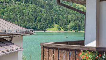 Standard Triple Room, 1 Bedroom | 1 bedroom, minibar, in-room safe, desk